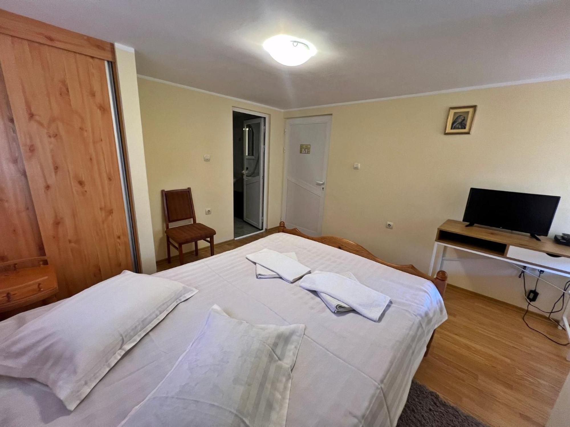 ホテル Casa Potcoava Lepşa エクステリア 写真